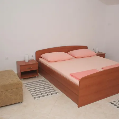 4198b * Vodice